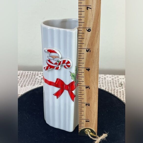 Vintage heart shaped Christmas vase || JAPAN | flying Santa on a candy cane vase - Picture 8 of 11